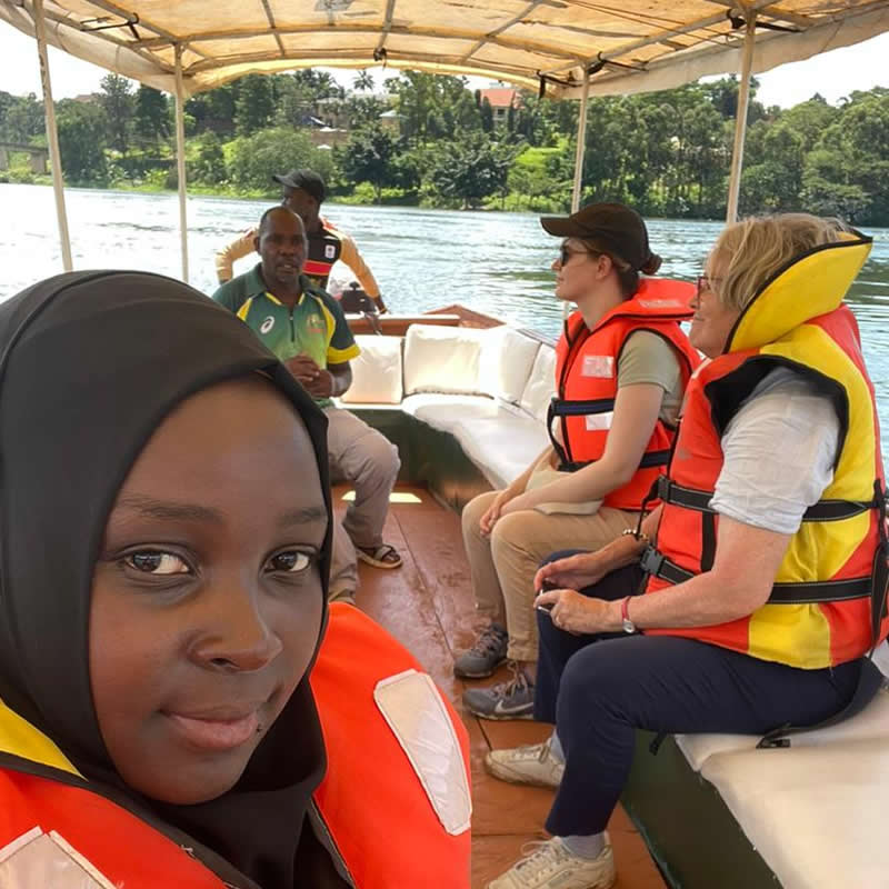 boat cruise – mellow